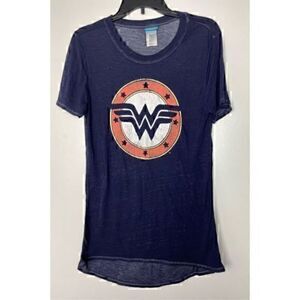 Vintage Blue Wonder Woman T-shirt size Medium